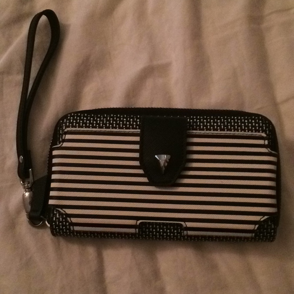 Stella & Dot Madison tech wallet